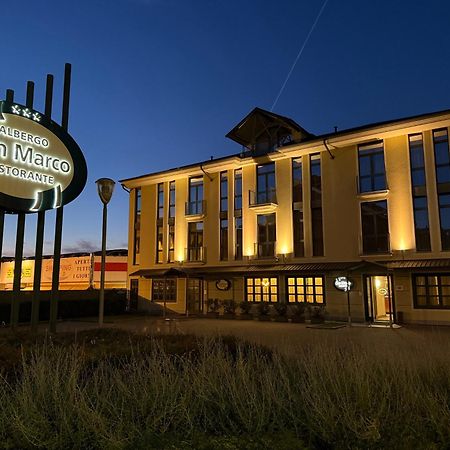 Albergo Ristorante San Marco 카르마뇰라 외부 사진