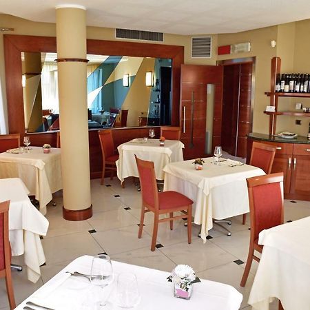 Albergo Ristorante San Marco 카르마뇰라 외부 사진