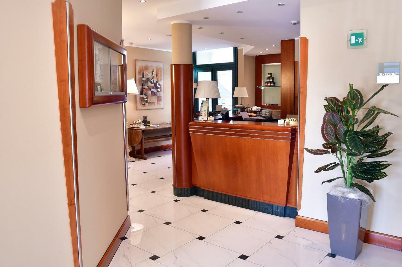 Albergo Ristorante San Marco 카르마뇰라 외부 사진